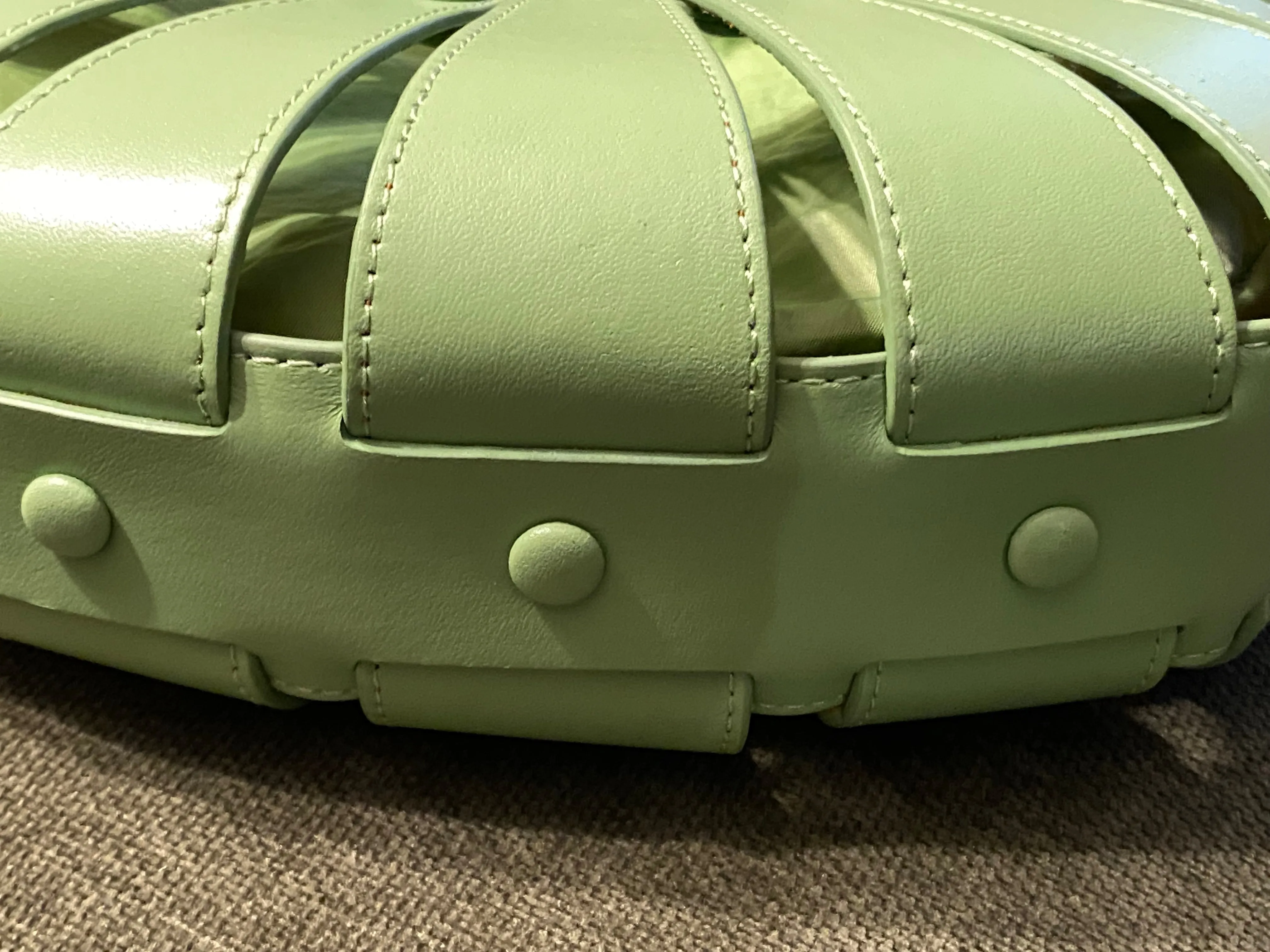 The Shell Bag in Green