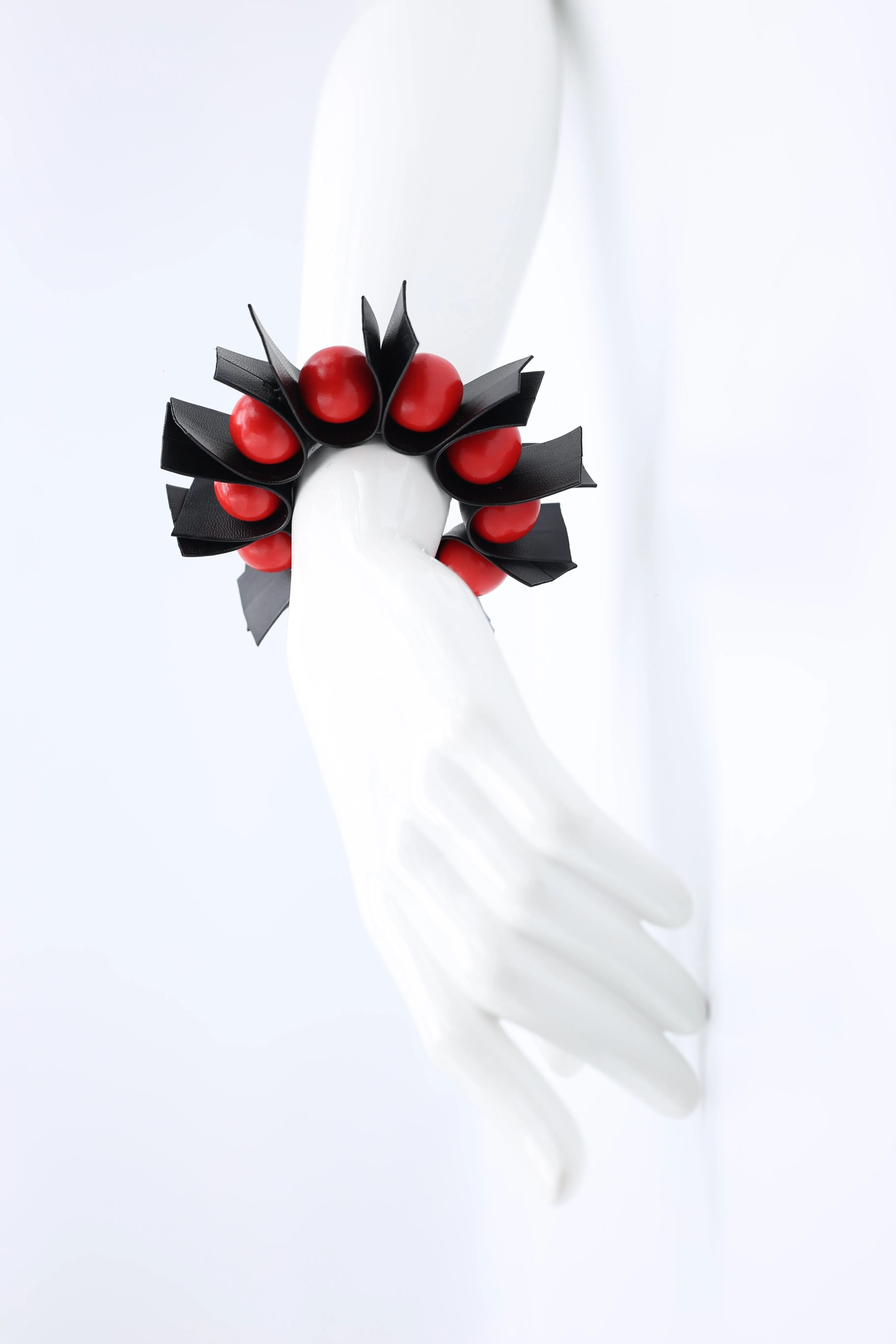 U-shaped Leatherette Ribbons & Round Beads Bracelet