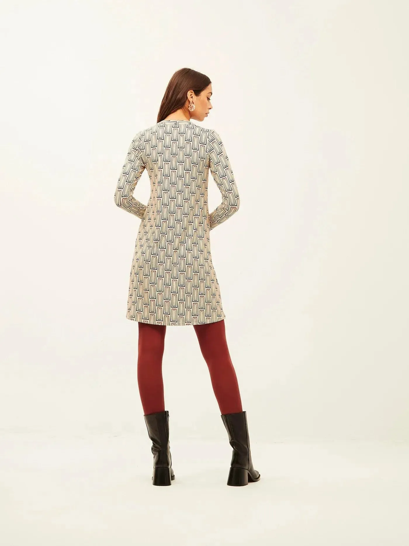 Vestido Xantik Cuello Camisero Off White Geometric Lines